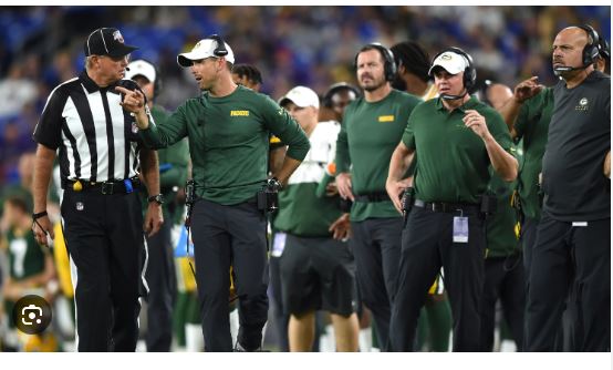 Shocking News: NFL Analyst Places Another Veteran Player Above Aaron Rodgers In Top 10 Quarterbacks List For Green Bay Packers
