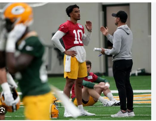 Shocking News: Starter For The Green Bay Packers Breaks His Silence About Team Signing Rivals For His Job