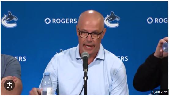 SAD NEWS: The Chicago Blackhawks Triumph in Super Star Trade with Canucks That Kept The Canucks So